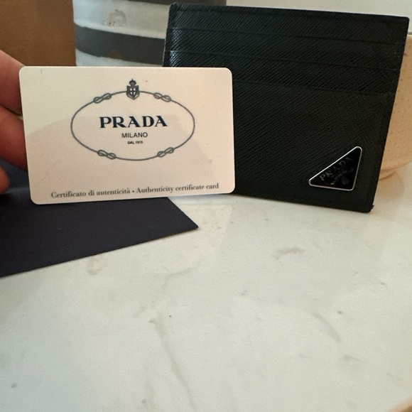 Prada Wallet with Certificate of Authenticity - Picture 4 of 6